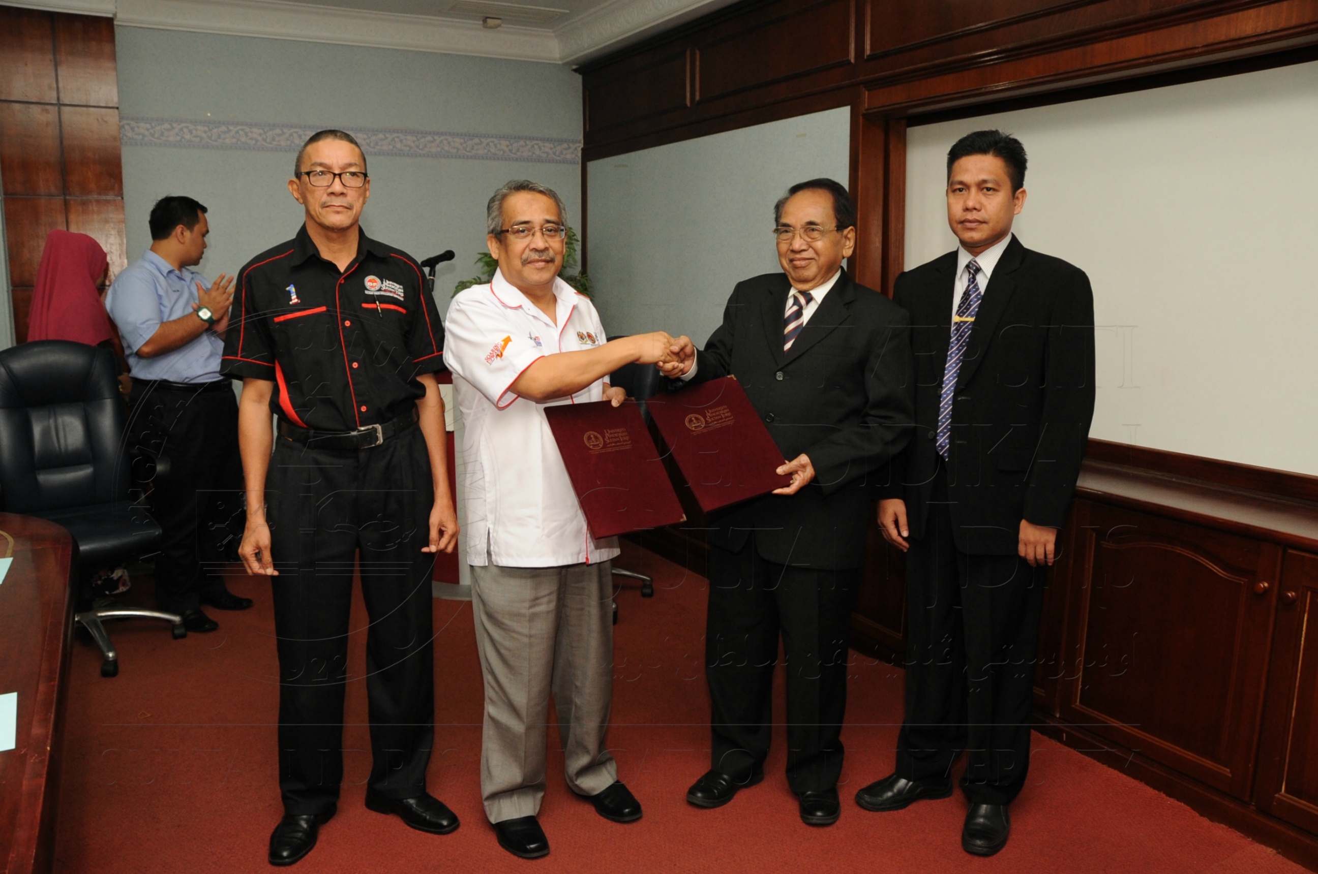 PRO16 6 Mou HAS 7894